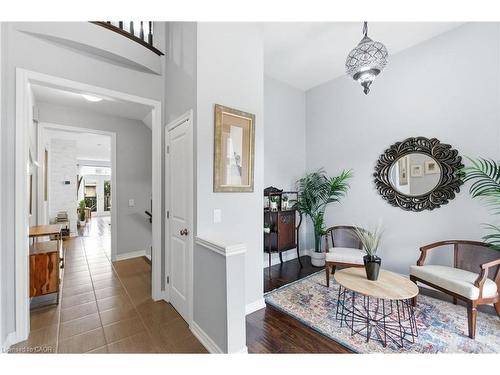 11-5056 New Street, Burlington, ON - Indoor