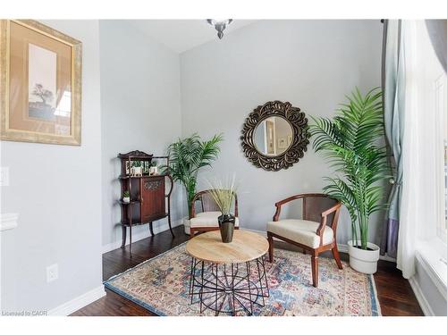 11-5056 New Street, Burlington, ON - Indoor