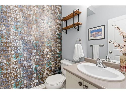 11-5056 New Street, Burlington, ON - Indoor Photo Showing Bathroom