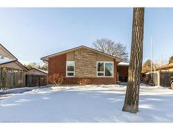 22 Redwing Road  Hamilton, ON L9A 3Y9