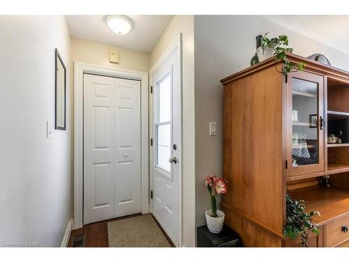 22 Redwing Road, Hamilton, ON - Indoor Photo Showing Other Room