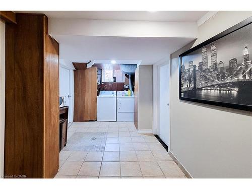 33 Norfolk Street S, Hamilton, ON - Indoor Photo Showing Other Room