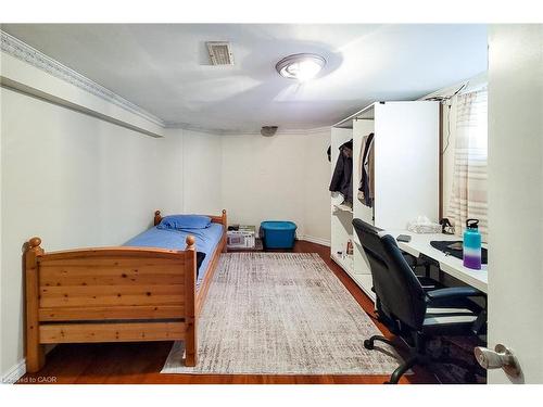 33 Norfolk Street S, Hamilton, ON - Indoor Photo Showing Other Room