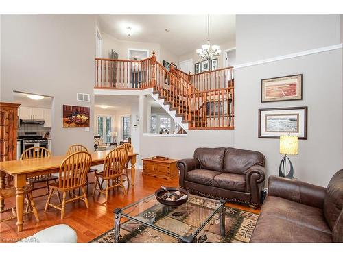 148 Winding Wood Crescent, Kitchener, ON - Indoor Photo Showing Living Room