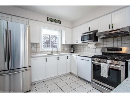 148 Winding Wood Crescent, Kitchener, ON - Indoor Photo Showing Kitchen