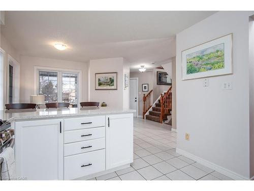 148 Winding Wood Crescent, Kitchener, ON - Indoor Photo Showing Kitchen