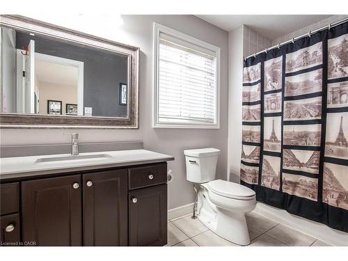 148 Winding Wood Crescent, Kitchener, ON - Indoor Photo Showing Bathroom