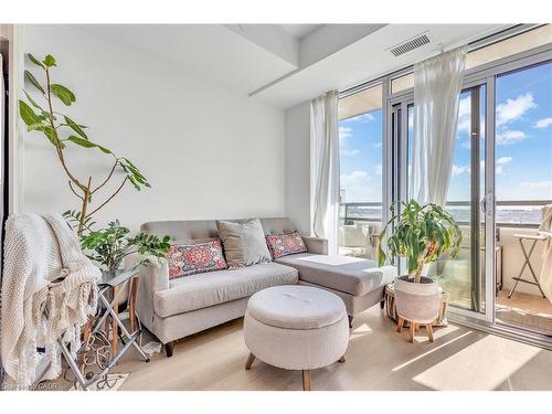 412-859 The Queensway, Toronto, ON - Indoor