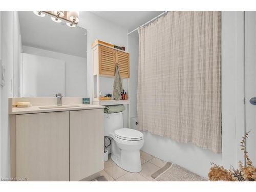 412-859 The Queensway, Toronto, ON - Indoor Photo Showing Bathroom