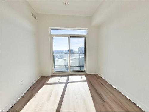 2201-25 Wellington Street S, Kitchener, ON - Indoor Photo Showing Other Room