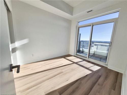 2201-25 Wellington Street S, Kitchener, ON - Indoor Photo Showing Other Room