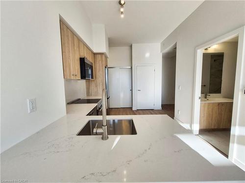 2201-25 Wellington Street S, Kitchener, ON - Indoor Photo Showing Kitchen With Double Sink