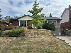 23 Battlefield Drive  Stoney Creek, ON L8G 1T8