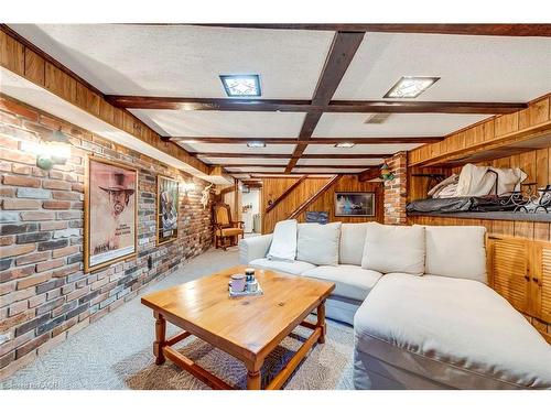 4447 Lakeshore Road, Burlington, ON - Indoor Photo Showing Living Room