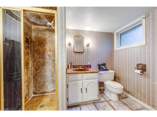 4447 Lakeshore Road, Burlington, ON - Indoor Photo Showing Bathroom