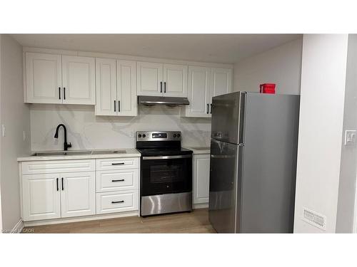 19 Pointer Street, Cambridge, ON - Indoor Photo Showing Kitchen