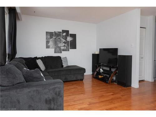 124 Dalegrove Drive, Kitchener, ON - Indoor Photo Showing Living Room
