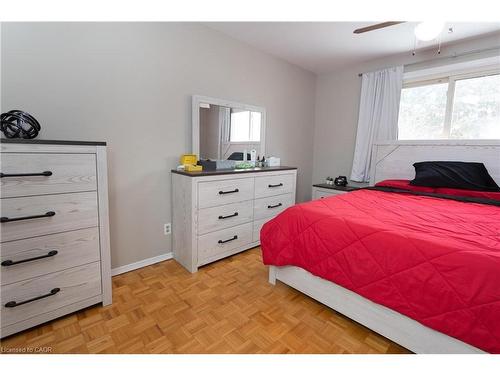 124 Dalegrove Drive, Kitchener, ON - Indoor Photo Showing Bedroom