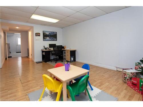 124 Dalegrove Drive, Kitchener, ON - Indoor Photo Showing Living Room