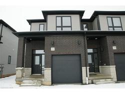111 Winter Wren Crescent  Kitchener, ON N2P 0L5