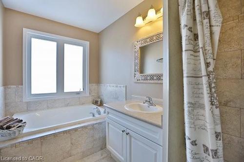 368 Cavanagh Lane, Milton, ON - Indoor Photo Showing Bathroom