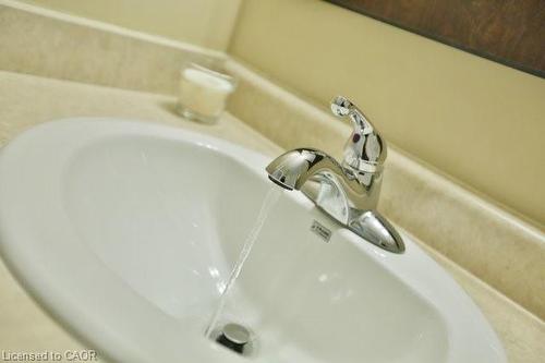 368 Cavanagh Lane, Milton, ON - Indoor Photo Showing Bathroom