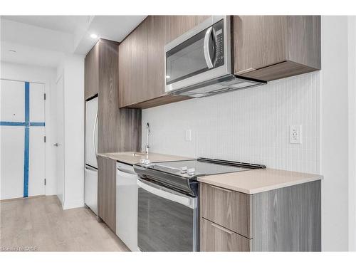 709-720 Whitlock Avenue, Milton, ON - Indoor Photo Showing Kitchen