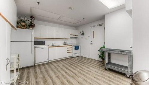 512-55 Blue Springs Drive, Waterloo, ON - Indoor Photo Showing Kitchen