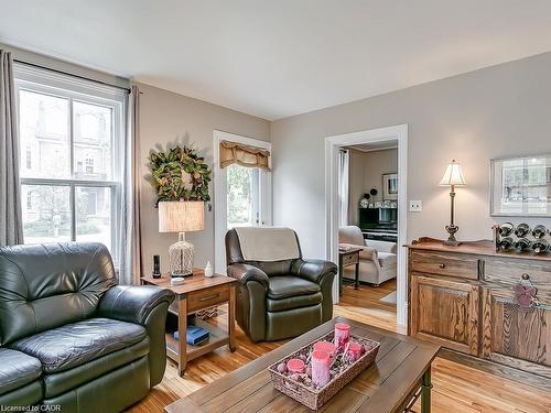 491 Pearl Street, Burlington, ON - Indoor Photo Showing Living Room