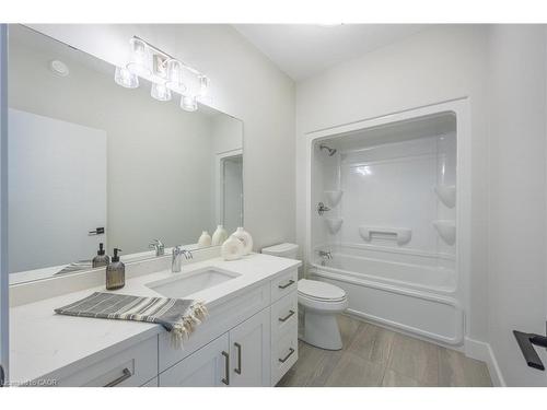 34 Andrew Avenue, Simcoe, ON - Indoor Photo Showing Bathroom