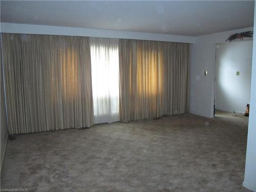 5280 Woodhaven Drive, Burlington, ON - Indoor Photo Showing Other Room
