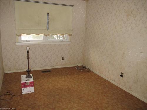5280 Woodhaven Drive, Burlington, ON - Indoor Photo Showing Other Room