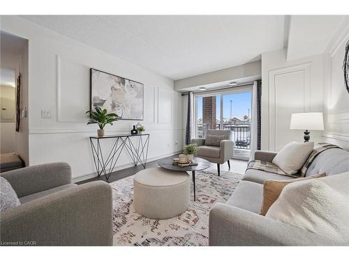 212-103 Westminster Crescent, Fergus, ON - Indoor Photo Showing Living Room