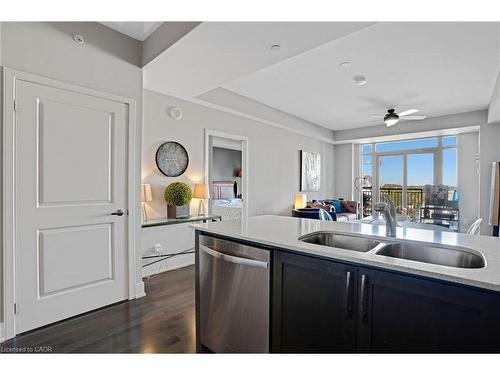 1009-144 Park Street, Waterloo, ON - Indoor Photo Showing Kitchen With Double Sink