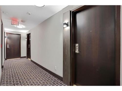 1009-144 Park Street, Waterloo, ON - Indoor Photo Showing Other Room