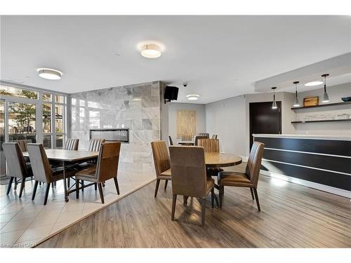 1009-144 Park Street, Waterloo, ON - Indoor Photo Showing Dining Room