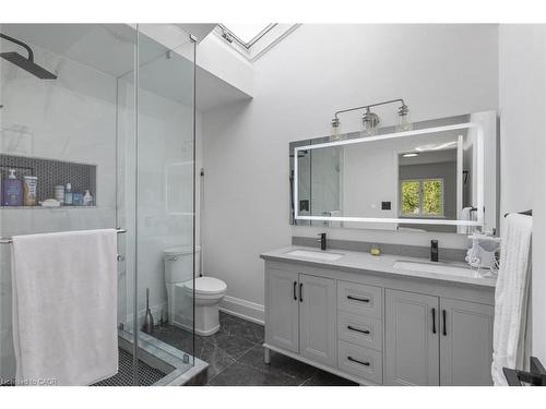 938 Henley Road, Mississauga, ON - Indoor Photo Showing Bathroom