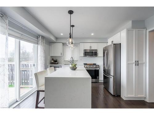 141 Voyager Pass, Binbrook, ON - Indoor Photo Showing Kitchen With Upgraded Kitchen