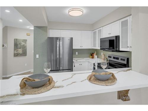 540 Mariner Drive, Waterloo, ON - Indoor Photo Showing Kitchen