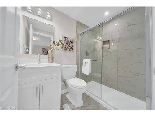 540 Mariner Drive, Waterloo, ON - Indoor Photo Showing Bathroom