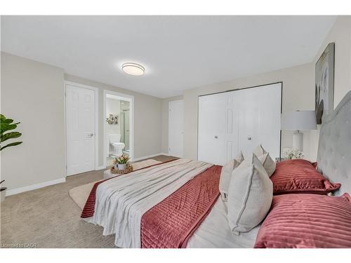 540 Mariner Drive, Waterloo, ON - Indoor Photo Showing Bedroom