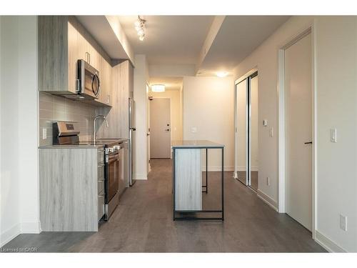 501-8020 Derry Road, Milton, ON - Indoor Photo Showing Kitchen