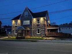 6-803 King Street  Port Colborne, ON L3K 4J3