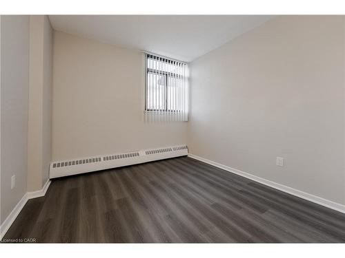 106-770 Hager Avenue, Burlington, ON - Indoor Photo Showing Other Room