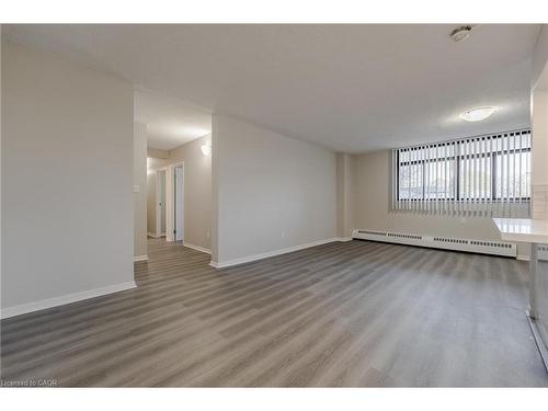 106-770 Hager Avenue, Burlington, ON - Indoor Photo Showing Other Room