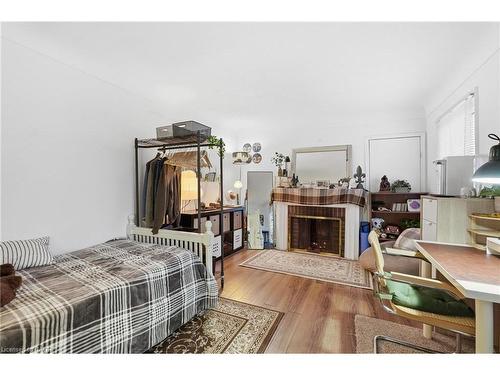2 Gary Avenue, Hamilton, ON - Indoor Photo Showing Bedroom