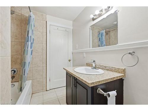 2 Gary Avenue, Hamilton, ON - Indoor Photo Showing Bathroom