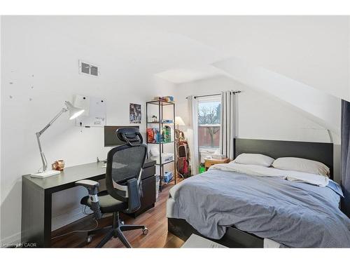 2 Gary Avenue, Hamilton, ON - Indoor Photo Showing Bedroom