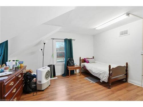 2 Gary Avenue, Hamilton, ON - Indoor Photo Showing Bedroom