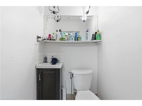 2 Gary Avenue, Hamilton, ON - Indoor Photo Showing Bathroom